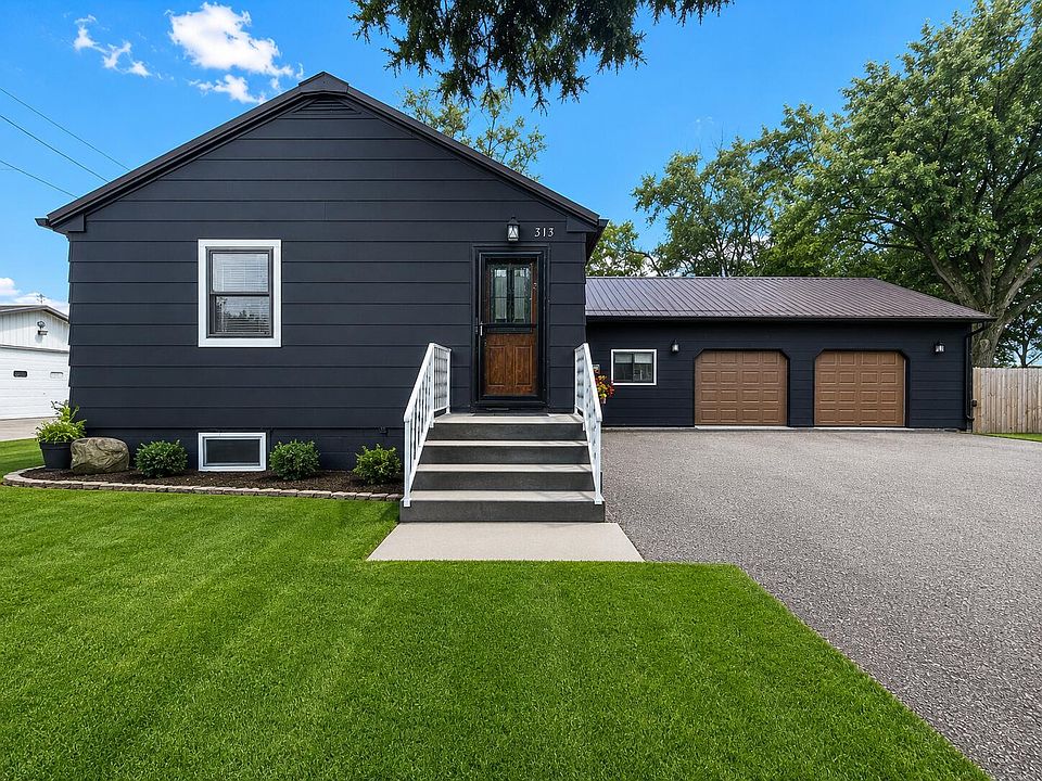 1st image of 313 W 11th Ave