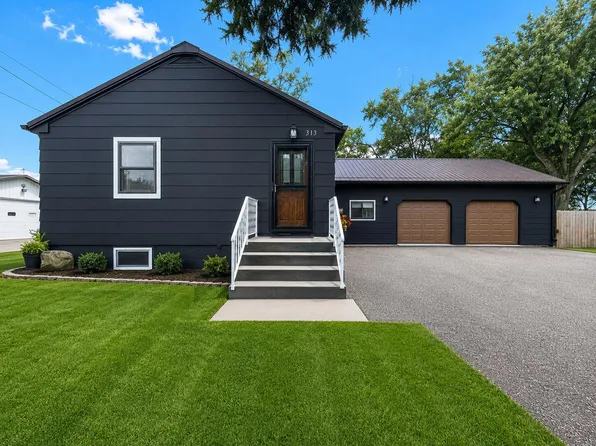 313 W 11th Ave, Redfield, SD 57469