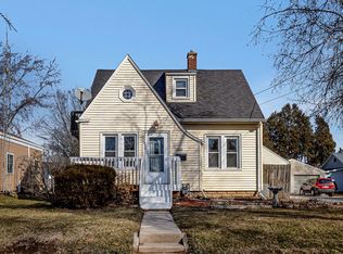 1812 Maple St, Manitowoc, WI 54220