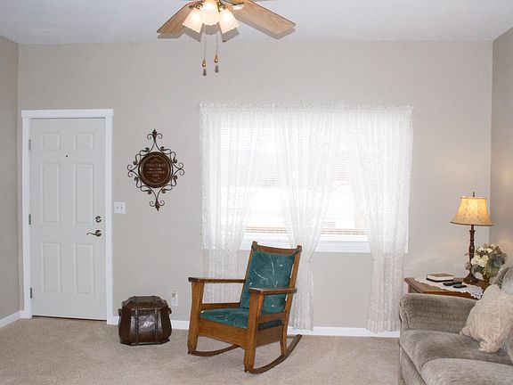 5th image of 2825 W Grange Ave