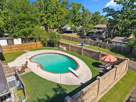 5th image of 517 Brookwood Dr