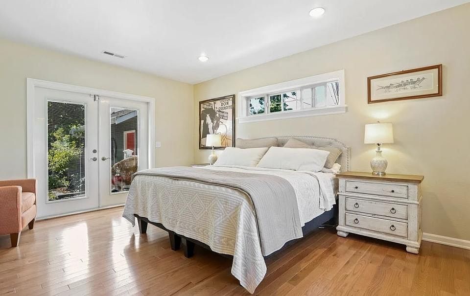 2nd image of 5016 Starwood Pl