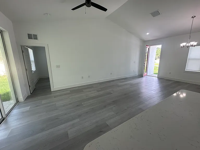 2810 W Huron Ln — Photo 5