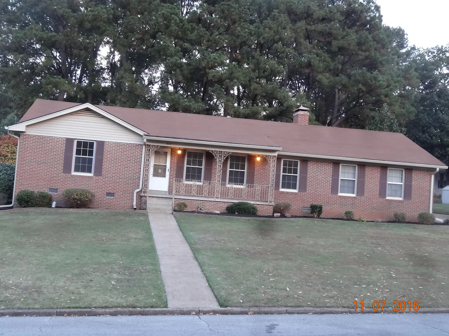 3 bed, 1688 sqft, $1,725 — Photo 1