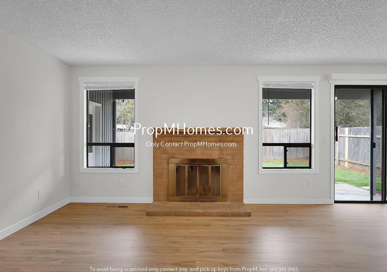 Spacious Two Bedroom Duplex in Aloha with Fenced Outdoor Space! — Photo 3