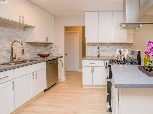 28404 E 10th St, Hayward, CA 94544