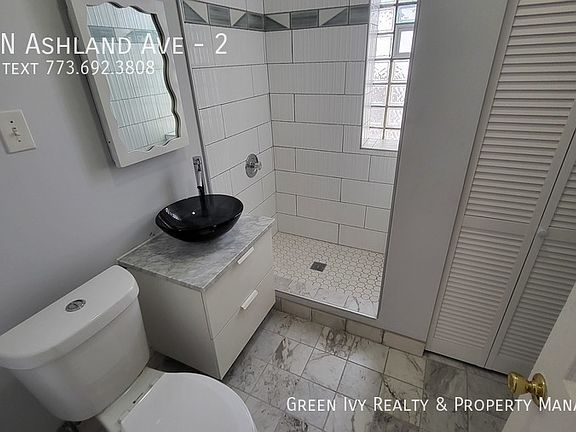 3rd image of 5454 N Ashland Ave #2