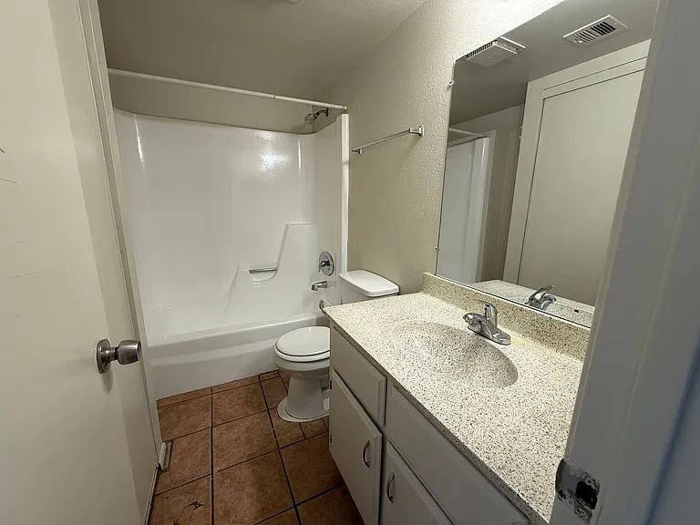 3205 E Earll Dr — Photo 19