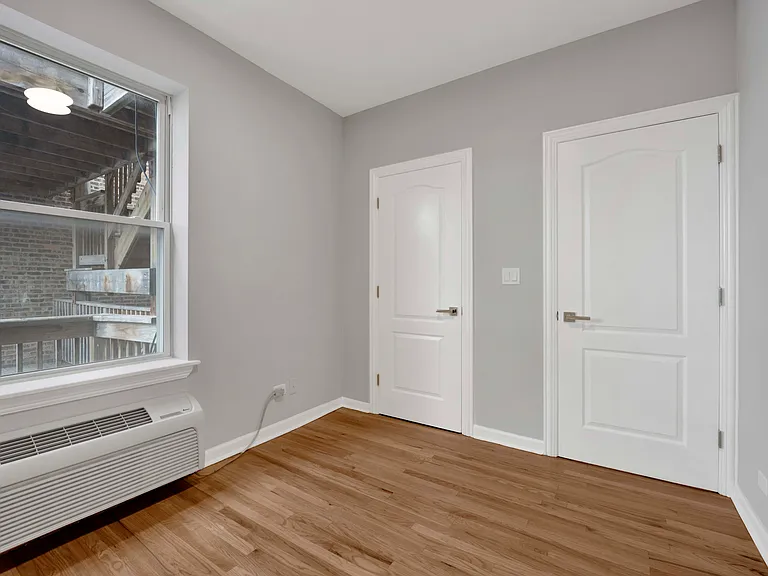 2456 N Hamlin Ave #2S — Photo 16