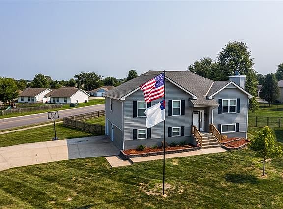 4th image of 1205 Dean Dr