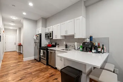 4 bed, $3,675 — Photo 1