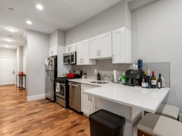 224 Lexington St #3, Boston, MA 02128