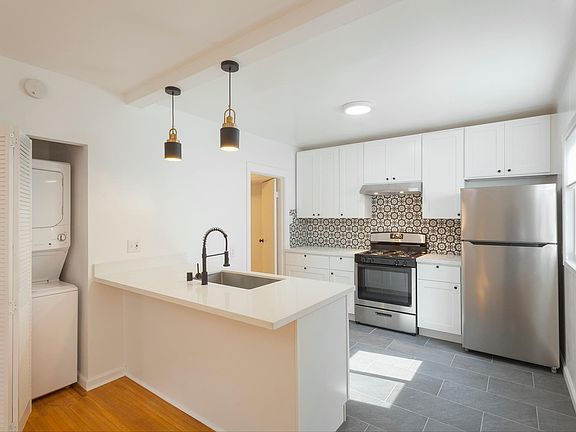 5th image of 2129 Las Colinas Ave