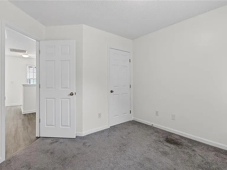 275 Cottonwood Creek Cir — Photo 23