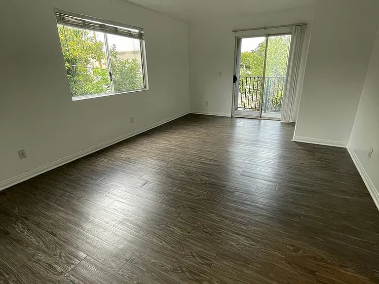 3101 Eagle Rock Blvd — Photo 45