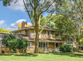 9008 40 1/2 Ave N, New Hope, MN 55427