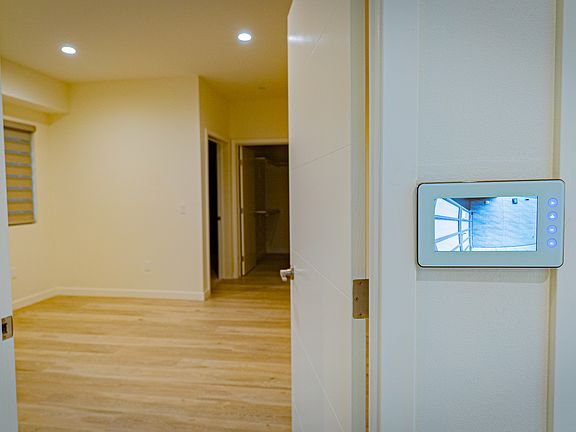 5th image of 370 Salem St Unit 302