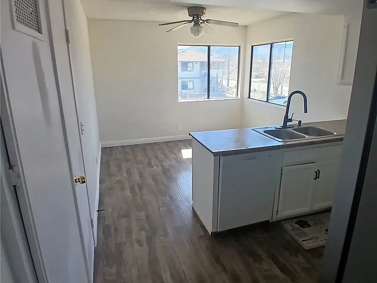 509 E Avenue Q #2 — Photo 7