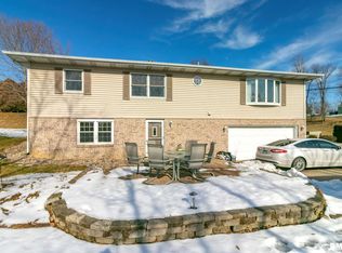 1906 1st St, Coal Valley, IL
