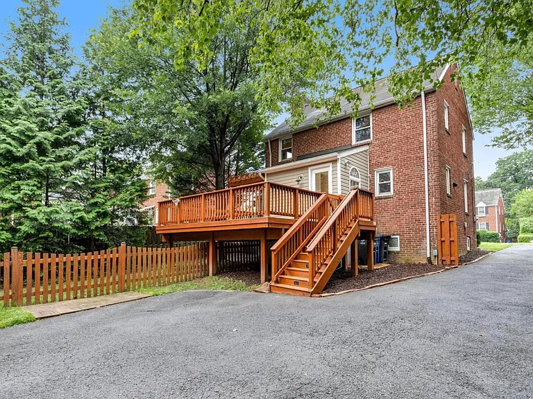 615 N George Mason Dr — Photo 1