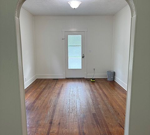 3rd image of 2818 Northwestern Pkwy