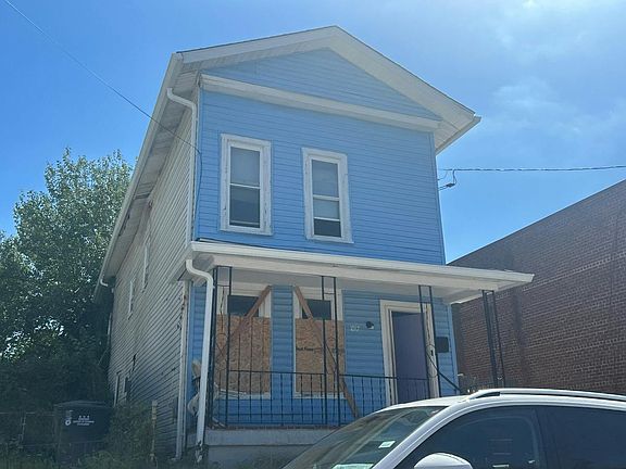 2nd image of 1017 44th St NE