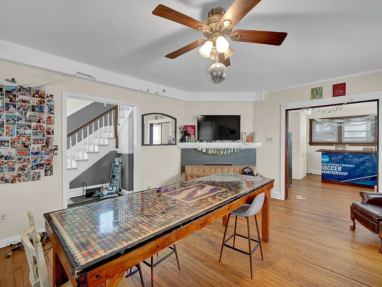 807 Foster St — Photo 7