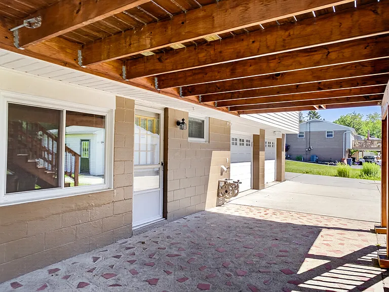 4304 Paradise Dr — Photo 18