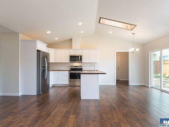 2nd image of 21 E Aspen Creek Ct