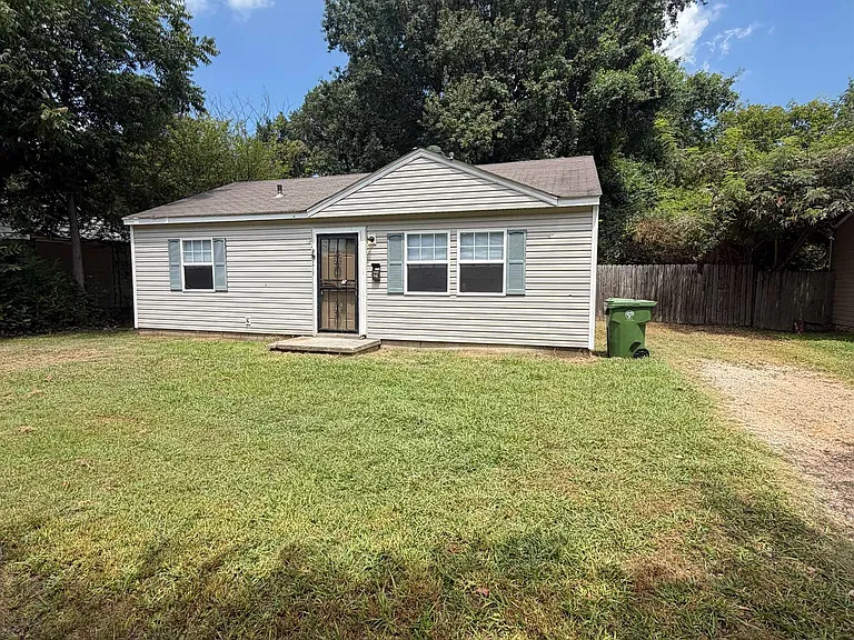 4886 Saratoga Ave — Photo 1
