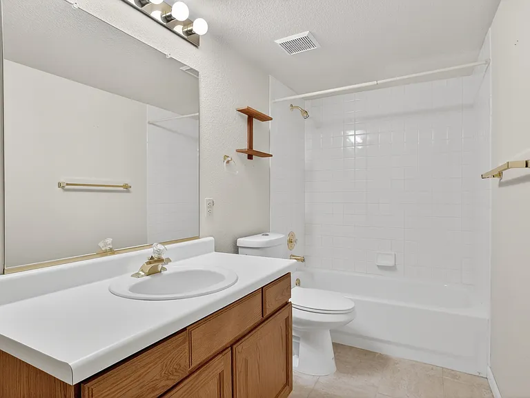 8970 Greenwich Ct — Photo 23
