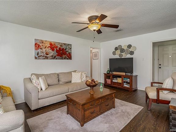 4th image of 5707 Catherine Dr