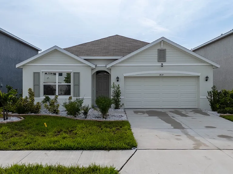 1439 Orchardgrass Cir — Photo 1