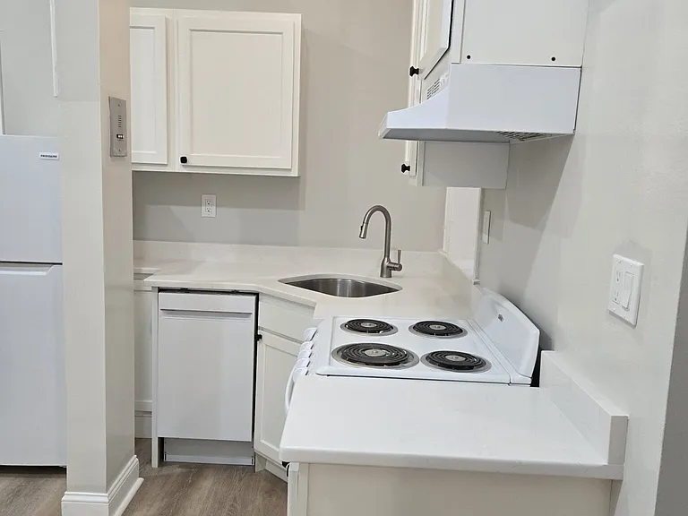 1193 Commonwealth Ave #5 — Photo 7