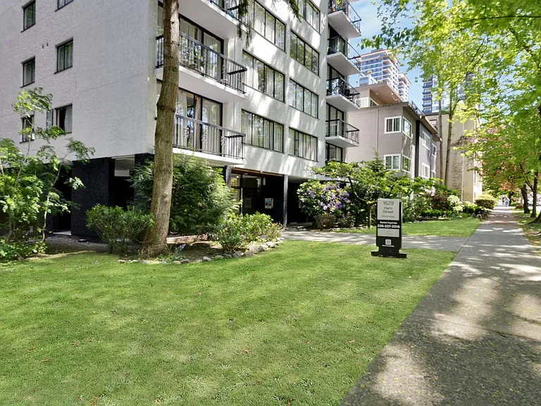 1629 Haro St #904 — Photo 7