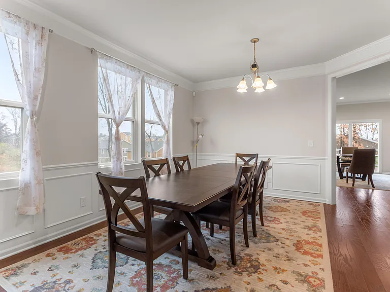 2825 Dillon Dr — Photo 6