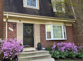 7312 Greentree Rd, Bethesda, MD 20817