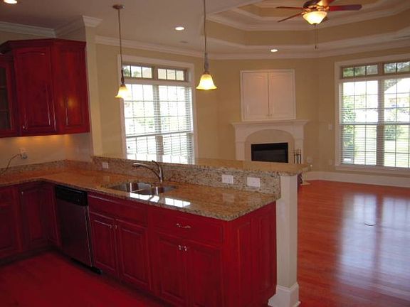 5th image of 909 Lenox Cove Pl