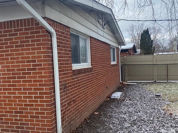 4th image of 7462 Harrison St