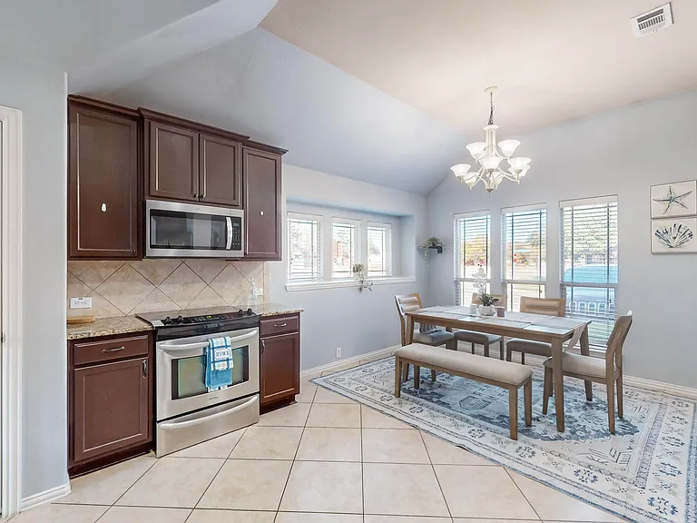 6904 Dream Dust Dr — Photo 2