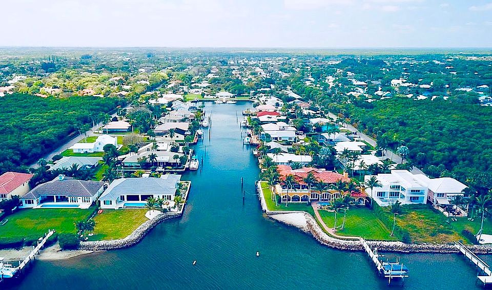 Private boating community