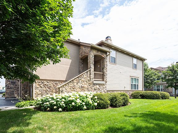 2nd image of 1822 Crenshaw Cir #1822
