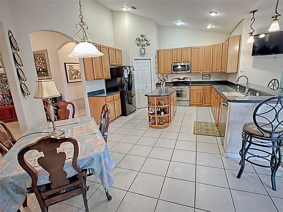 5th image of 16540 Spring Park Dr