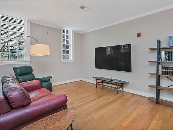 2nd image of 705 Maple St APT D203