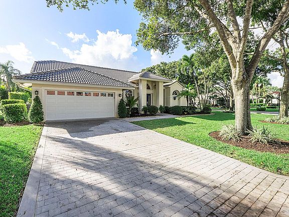 3rd image of 4366 NW 62nd Avenue