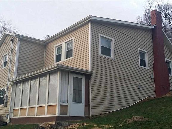 3rd image of 534 Lane St