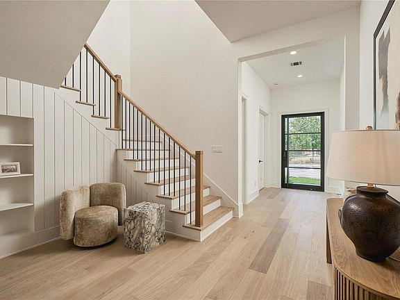 5th image of 2109 McKean Dr