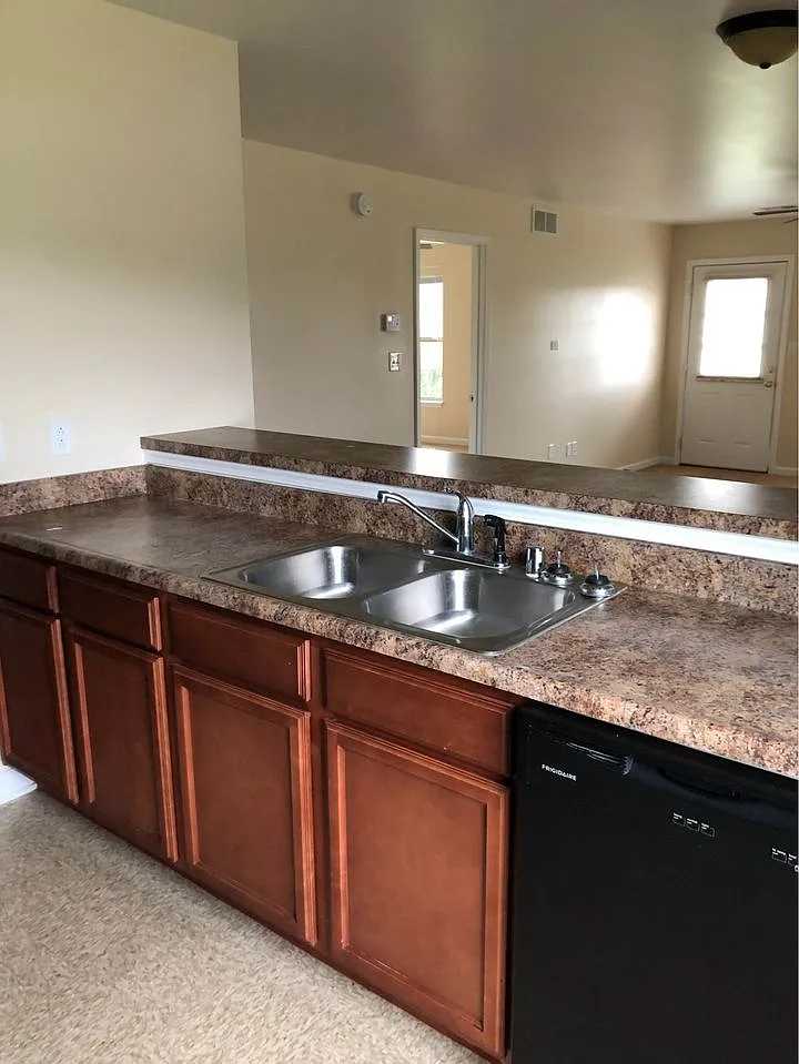706 Chatham Court - 1 — Photo 4