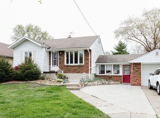 Roseland, Windsor, ON N9G 2A6