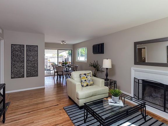 3rd image of 959 Tamarack Ave